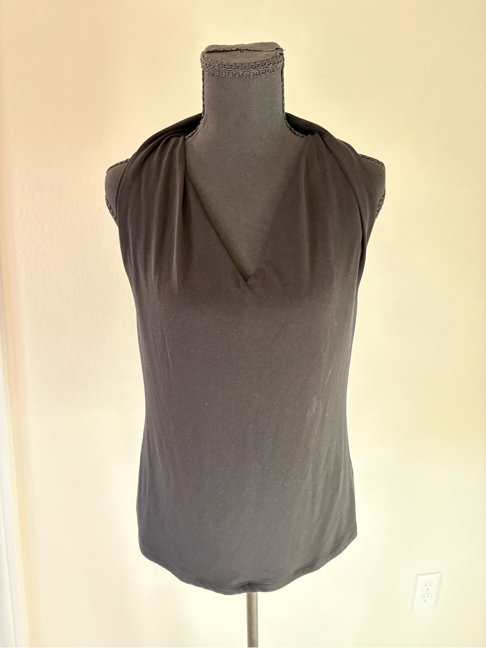 Banana Republic Black Draped V‑Neck Sleeveless Camisole Sz S